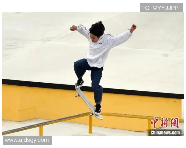 上海滑板队战术解析与对比探讨全方位剖析团队竞技策略 上海滑板队战术解析与对比探讨全方位剖析团队竞技策略